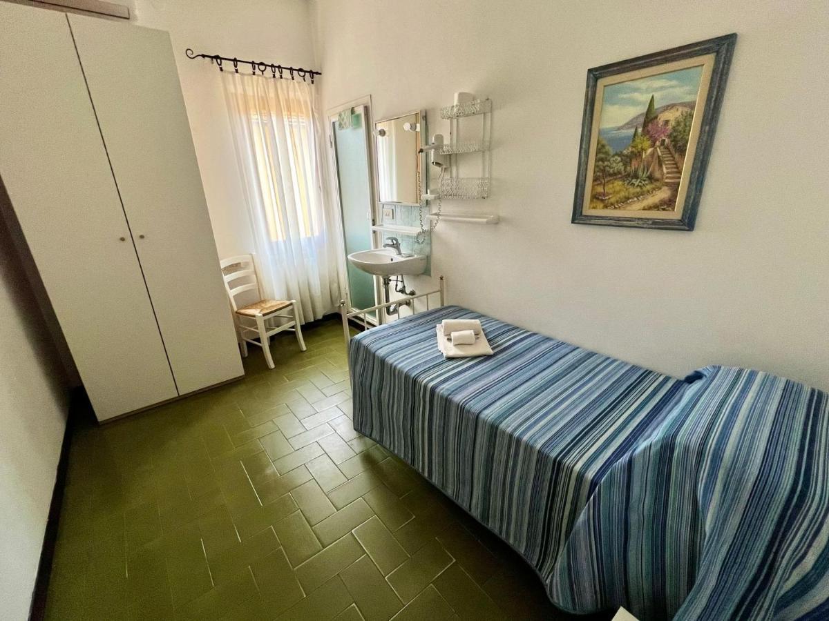Bed&Breakfast Villa Lorena Forte dei Marmi Bagian luar foto