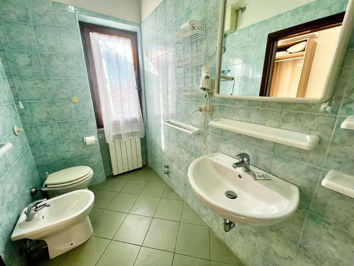 Bed&Breakfast Villa Lorena Forte dei Marmi Bagian luar foto